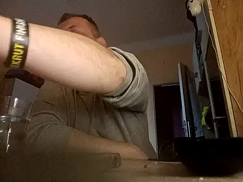 Snapshot of MrWhitePL chatting on February 15, 2025, 2:44 pm MrWhitePL online show from February 15, 2025, 2:44 pm