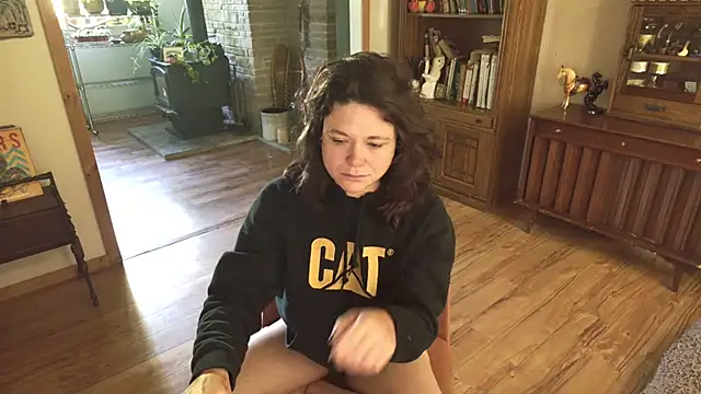 MarcyJones online show from September 28, 2025, 2:33 pm