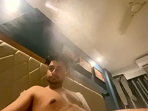 Snapshot of pops2r5 chatting on November 17, 2025, 6:57 pm pops2r5 online show from November 17, 2025, 6:57 pm