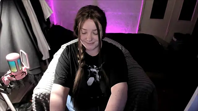 Snapshot of Sophia_Edwards chatting on May 7, 2026, 8:25 pm Sophia Edwards online show from May 7, 2026, 8:25 pm