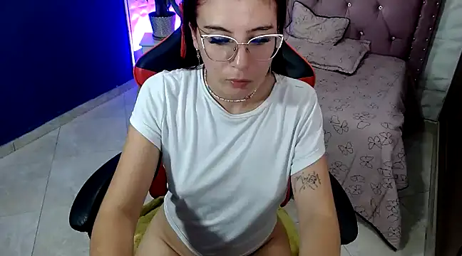 Snapshot of annyfischer chatting on January 3, 2025, 5:50 am annyfischer online show from January 3, 2025, 5:50 am