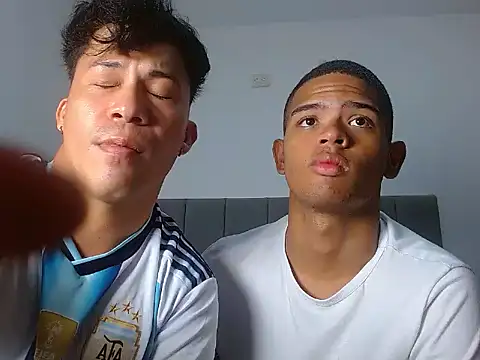 boyhot23x online show from July 16, 2026, 3:56 am