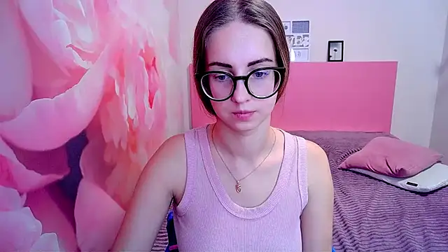 AliceAdams online show from December 11, 2024, 11:30 am