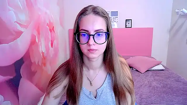 AliceAdams online show from December 17, 2024, 4:21 pm