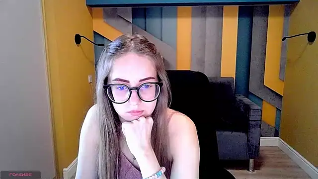 AliceAdams online show from March 8, 2025, 11:37 am