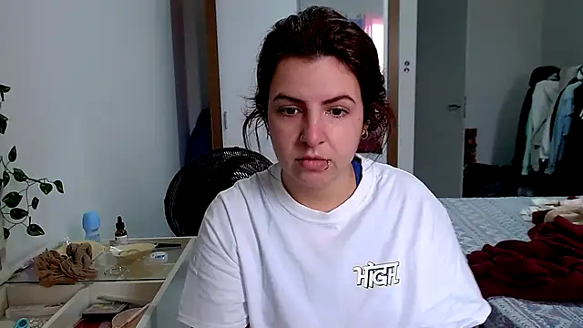 chelbyy online show from October 6, 2025, 1:52 pm