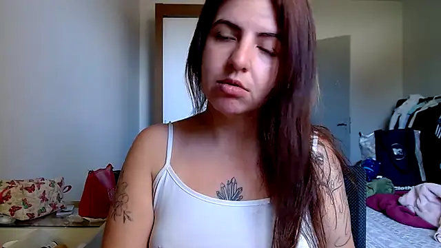 chelbyy online show from November 6, 2025, 2:40 pm