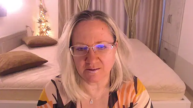 Snapshot of Raisshy chatting on January 22, 2025, 12:49 pm Raisshy online show from January 22, 2025, 12:49 pm