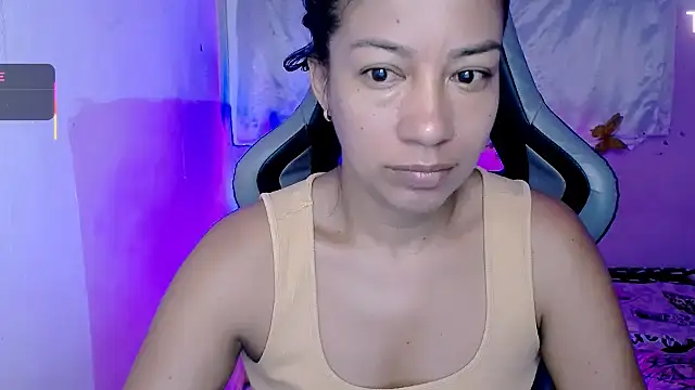 ninatiny online show from October 15, 2025, 7:52 am