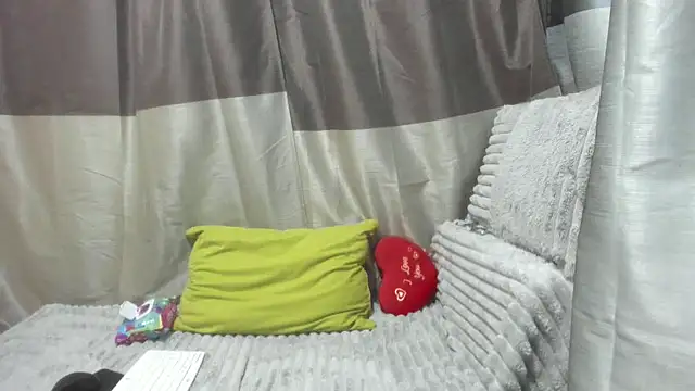 jessystarr online show from November 24, 2025, 7:35 pm