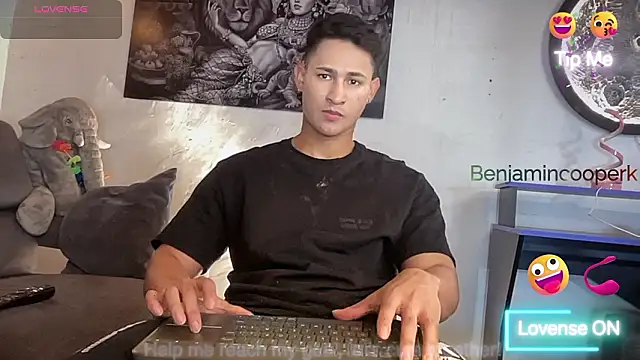 Snapshot of BenjaminCooperk chatting on March 4, 2026, 7:25 am BenjaminCooperk online show from March 4, 2026, 7:25 am