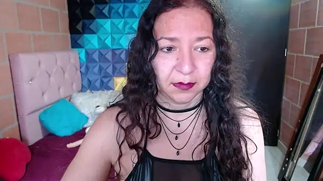 katifoxx online show from December 27, 2024, 7:35 pm