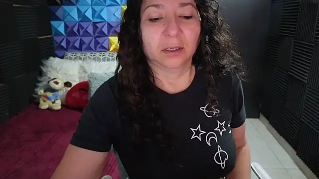 katifoxx online show from November 23, 2025, 3:23 pm