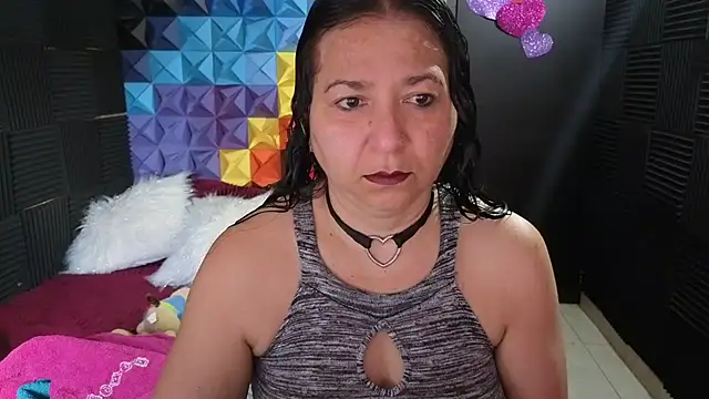 katifoxx online show from March 15, 2026, 5:52 pm