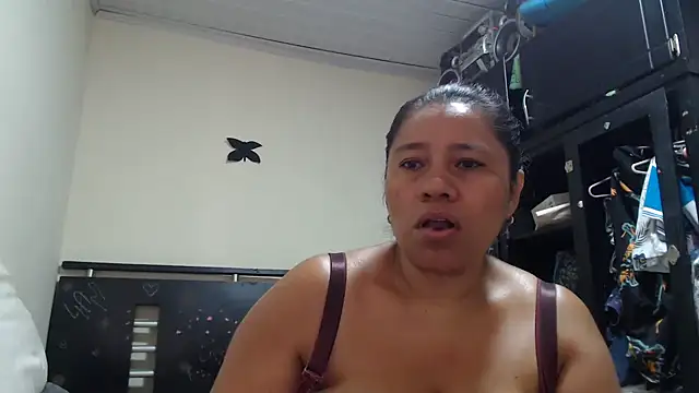 adrixxx38 online show from May 31, 2026, 6:09 pm