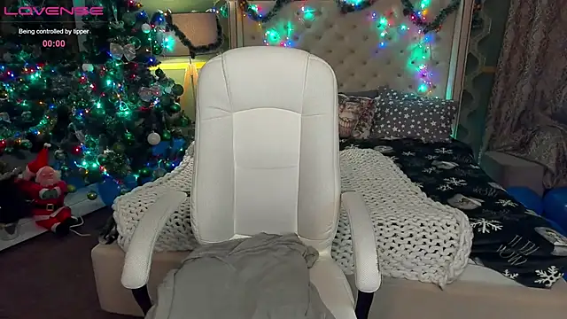 Snapshot of VinnaSky chatting on December 22, 2024, 7:52 pm VinnaSky online show from December 22, 2024, 7:52 pm