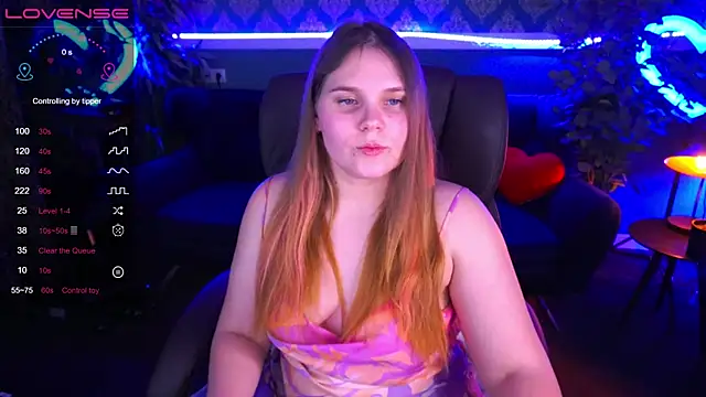 Snapshot of VinnaSky chatting on February 4, 2025, 2:07 am VinnaSky online show from February 4, 2025, 2:07 am