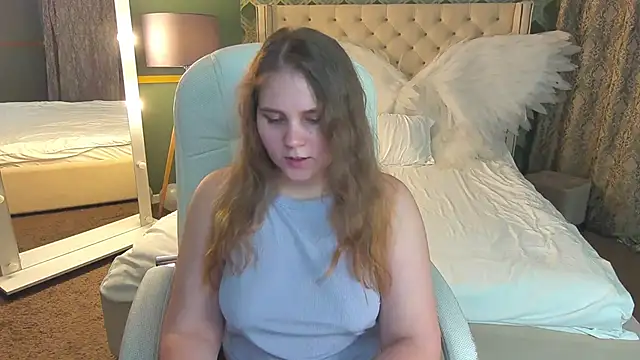 Snapshot of VinnaSky chatting on March 6, 2025, 7:54 pm VinnaSky online show from March 6, 2025, 7:54 pm