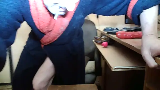 Snapshot of dundyFocus chatting on October 15, 2025, 12:38 pm dundyFocus online show from October 15, 2025, 12:38 pm