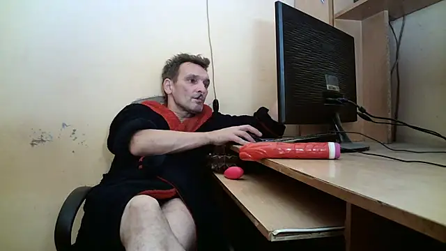 Snapshot of dundyFocus chatting on October 30, 2025, 3:35 pm dundyFocus online show from October 30, 2025, 3:35 pm