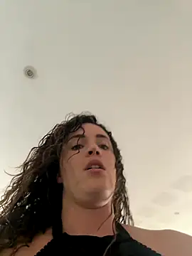 Clara-xoxo online show from October 10, 2025, 1:10 pm