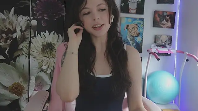 Snapshot of makiyahbelle chatting on February 23, 2026, 9:56 pm makiyahbelle online show from February 23, 2026, 9:56 pm