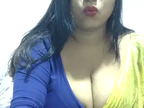 Snapshot of ROSEE_MERRYYYY chatting on December 4, 2024, 12:25 pm ROSEE MERRYYYY online show from December 4, 2024, 12:25 pm