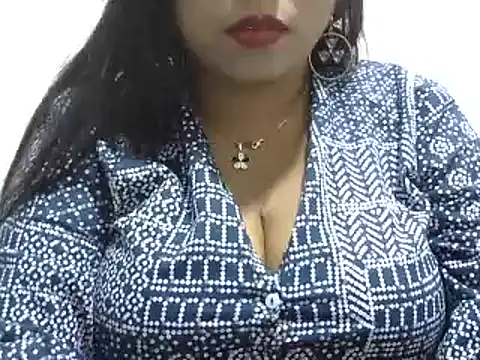 Snapshot of ROSEE_MERRYYYY chatting on January 2, 2025, 1:19 pm ROSEE MERRYYYY online show from January 2, 2025, 1:19 pm