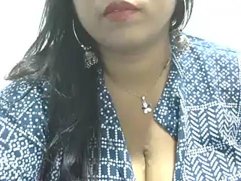 Snapshot of ROSEE_MERRYYYY chatting on January 5, 2025, 3:13 pm ROSEE MERRYYYY online show from January 5, 2025, 3:13 pm