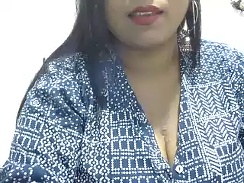 Snapshot of ROSEE_MERRYYYY chatting on February 5, 2025, 10:30 am ROSEE MERRYYYY online show from February 5, 2025, 10:30 am