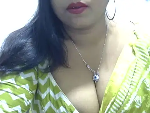 Snapshot of ROSEE_MERRYYYY chatting on February 15, 2025, 6:01 pm ROSEE MERRYYYY online show from February 15, 2025, 6:01 pm