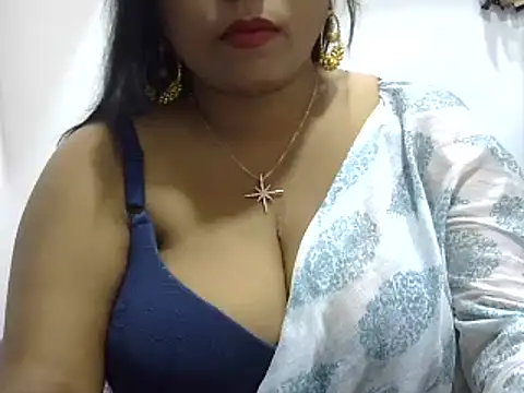 Snapshot of ROSEE_MERRYYYY chatting on February 19, 2025, 1:39 pm ROSEE MERRYYYY online show from February 19, 2025, 1:39 pm