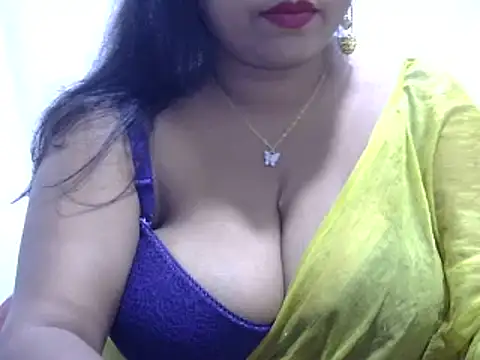 Snapshot of ROSEE_MERRYYYY chatting on February 20, 2025, 5:40 pm ROSEE MERRYYYY online show from February 20, 2025, 5:40 pm