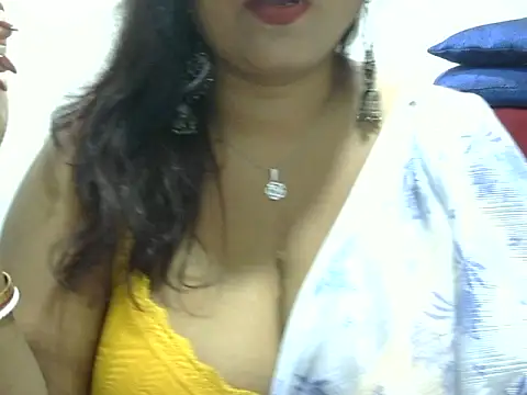 Snapshot of ROSEE_MERRYYYY chatting on September 25, 2025, 7:39 pm ROSEE MERRYYYY online show from September 25, 2025, 7:39 pm