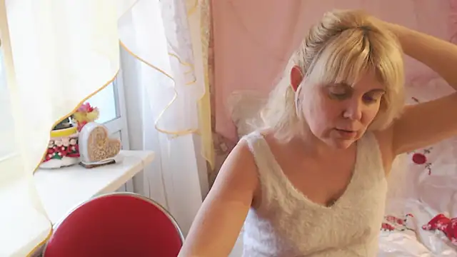 SunnySylvia online show from March 18, 2026, 6:38 am