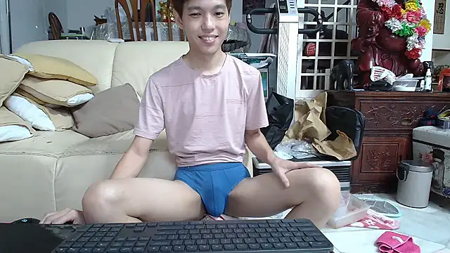 Snapshot of andrewooi chatting on December 5, 2024, 8:11 pm andrewooi online show from December 5, 2024, 8:11 pm