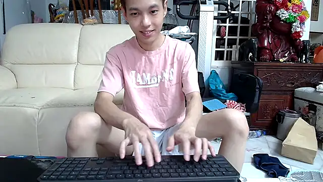 Snapshot of andrewooi chatting on January 5, 2025, 9:15 am andrewooi online show from January 5, 2025, 9:15 am
