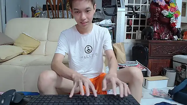 Snapshot of andrewooi chatting on January 14, 2025, 4:29 pm andrewooi online show from January 14, 2025, 4:29 pm