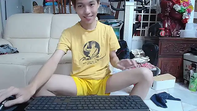 Snapshot of andrewooi chatting on March 9, 2025, 2:10 pm andrewooi online show from March 9, 2025, 2:10 pm