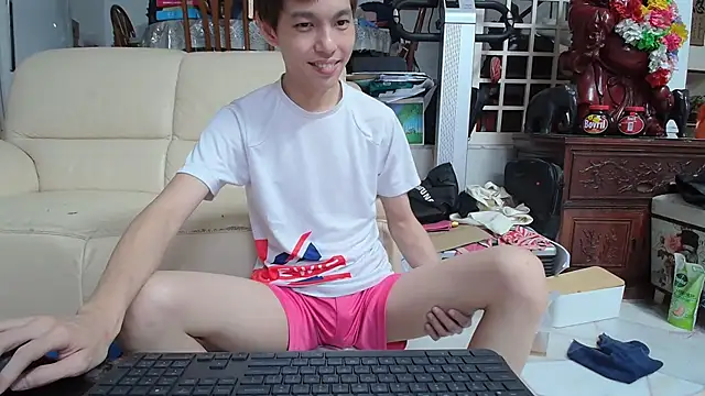 Snapshot of andrewooi chatting on March 12, 2025, 6:44 pm andrewooi online show from March 12, 2025, 6:44 pm