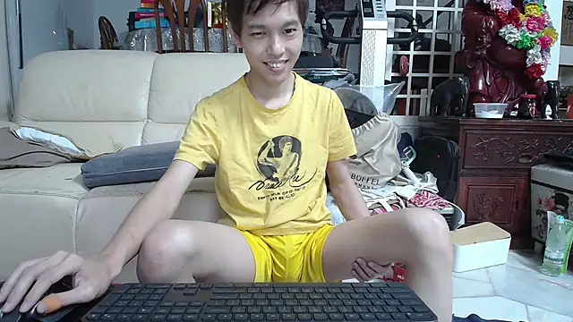 Snapshot of andrewooi chatting on March 23, 2025, 5:54 am andrewooi online show from March 23, 2025, 5:54 am