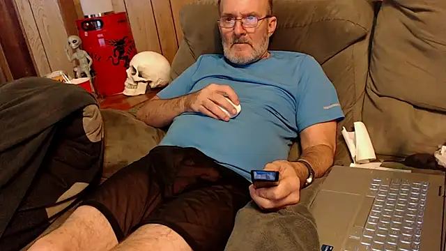 snickers1 online show from October 15, 2025, 2:06 pm