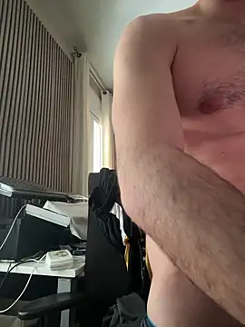 longqwert online show from March 11, 2026, 8:31 am