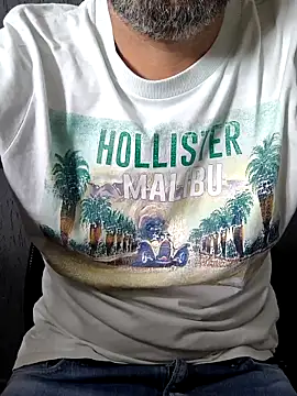 Snapshot of Leo_Big chatting on October 14, 2025, 11:33 am Leo Big online show from October 14, 2025, 11:33 am