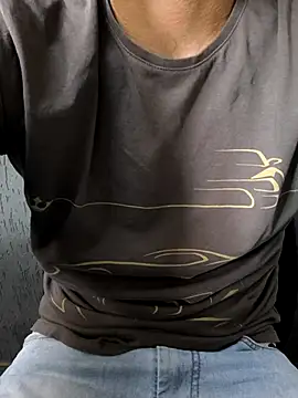 Snapshot of Leo_Big chatting on October 30, 2025, 11:44 am Leo Big online show from October 30, 2025, 11:44 am