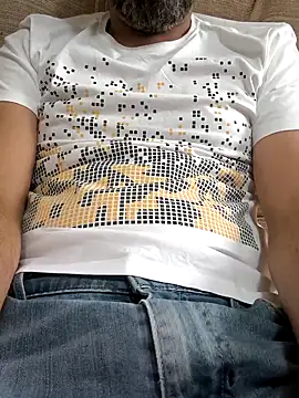 Snapshot of Leo_Big chatting on November 6, 2025, 10:49 am Leo Big online show from November 6, 2025, 10:49 am