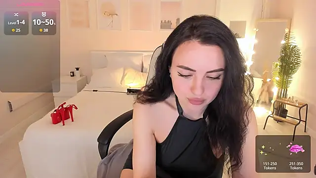 HelenaRegal online show from May 24, 2026, 12:43 pm
