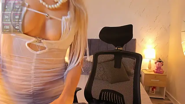 Luci evans online show from October 16, 2025, 1:45 pm