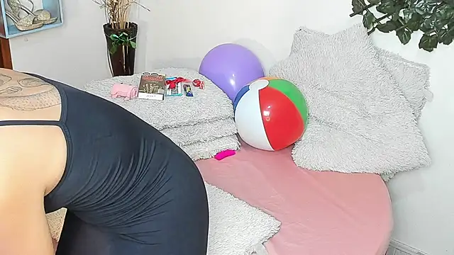 DestinyHills online show from March 27, 2026, 12:05 pm