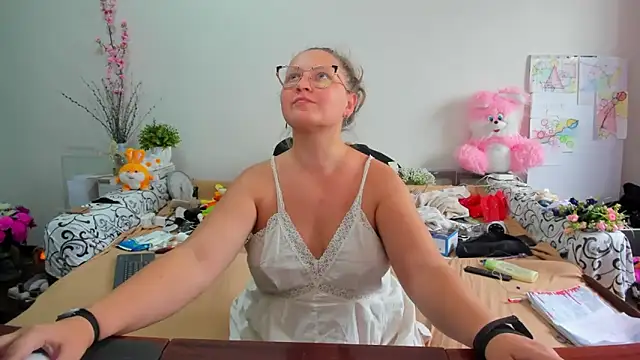 IamYourNarcotic online show from June 4, 2026, 1:17 pm